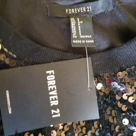 Forever 21 black sequined crew cut sweatshirt.  Size SM - Picture 3 of 3